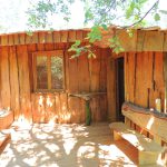 Cabane l'Inattendue, son banc extérieur