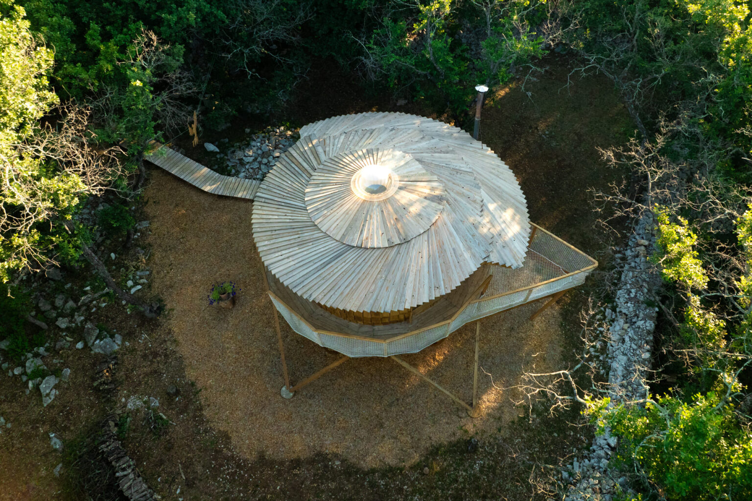 l'envol du phénix extérieur vue drone